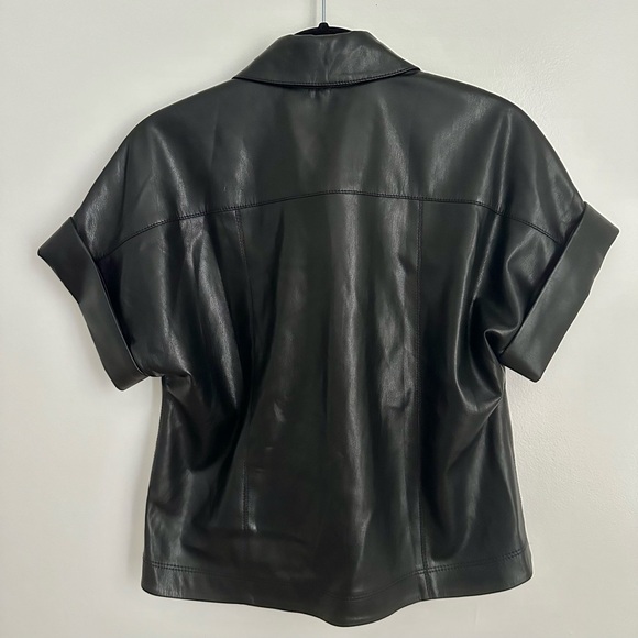 alice + olivia edyth vegan leather top | collared cropped button down | size XS - Picture 7 of 13